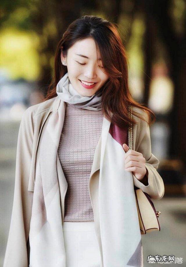 风衣要配什么发型才更好看？