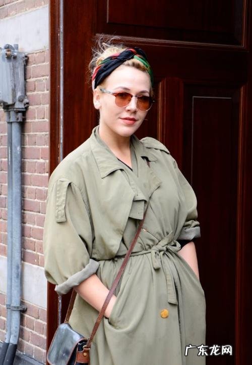 风衣要配什么发型才更好看?