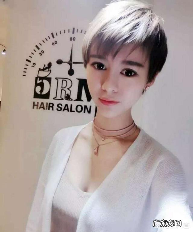 为什么很多女大学生喜欢剪短发?