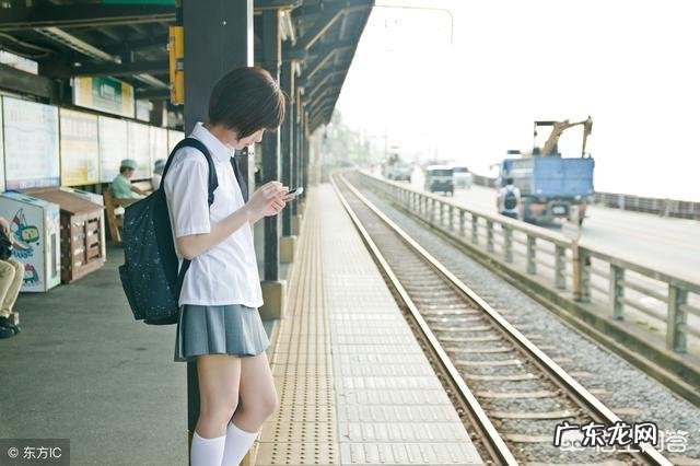 为什么很多女大学生喜欢剪短发?