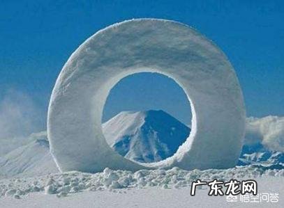 航天器喷射产生推力是不是代表真空不空？