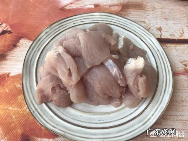 锅包肉要切多厚的肉片?