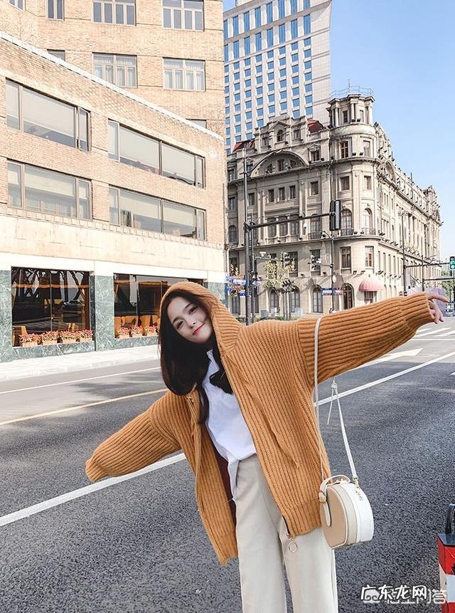 女孩开衫毛衣怎么样穿搭,下装搭配什么好看,求分享?