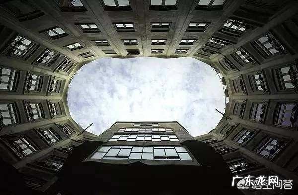 摄影中要怎么表现构图的整齐?