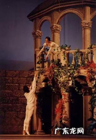 如何评价莎士比亚的作品《罗密欧与朱丽叶》？