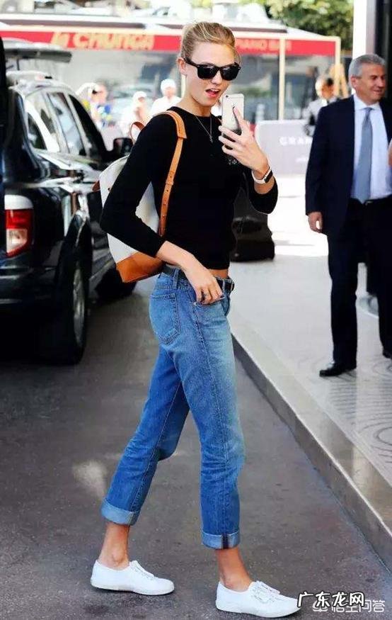 小白鞋怎么搭配时髦?