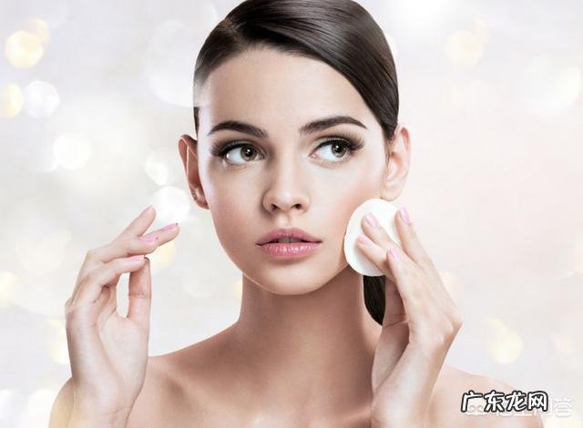 法令纹皱纹比较多怎么办啊？有什么保养品或者美容仪好用啊？