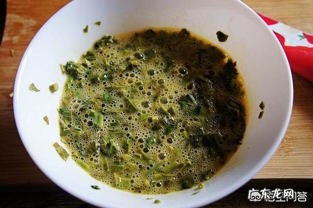 香椿炒鸡蛋是先放鸡蛋还是先放香椿?为什么?