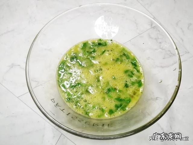 香椿炒鸡蛋是先放鸡蛋还是先放香椿?为什么?