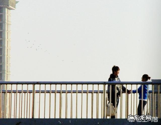 因为自卑,不敢主动追求喜欢的人,该如何是好?