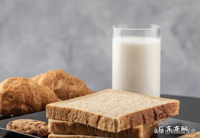 请问大家一般一日三餐都吃什么?想听听大家的菜谱?