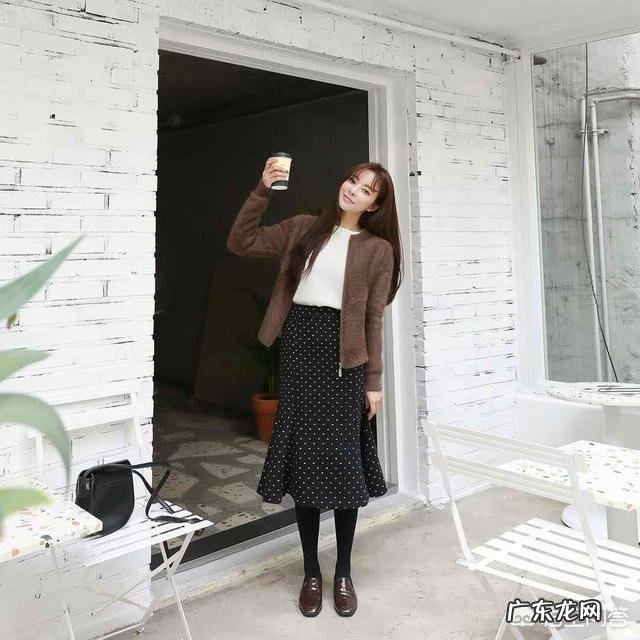 毛衣搭配哪些半身裙比较好看?