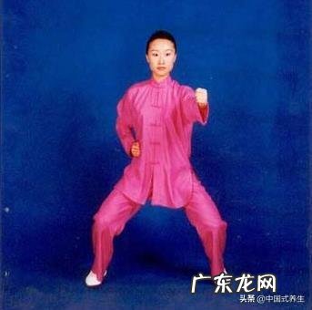 请问,练习健身气功八段锦时,应配合什么样呼吸方式最好呢?