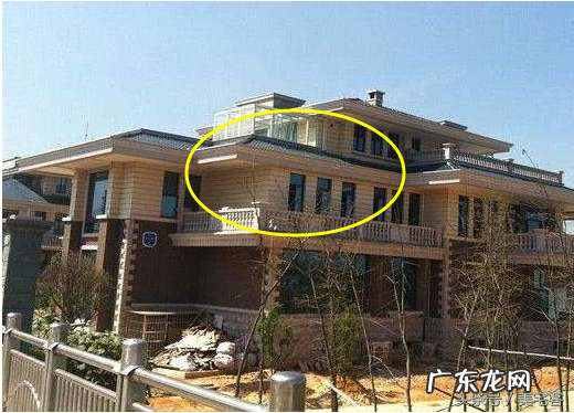 农村大门万万不能朝这4处开,一旦犯了忌讳,只会越住越穷 房子风水面朝公路