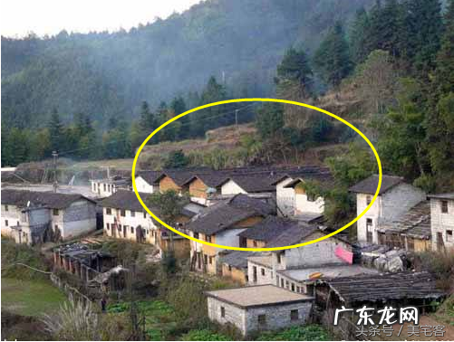 农村大门万万不能朝这4处开,一旦犯了忌讳,只会越住越穷 房子风水面朝公路