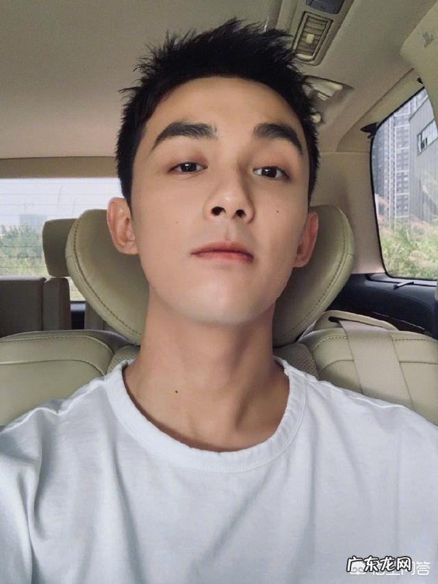 脸型瘦、长发量较多的男生适合留短发还是长发?有什么好的建议和推荐吗?