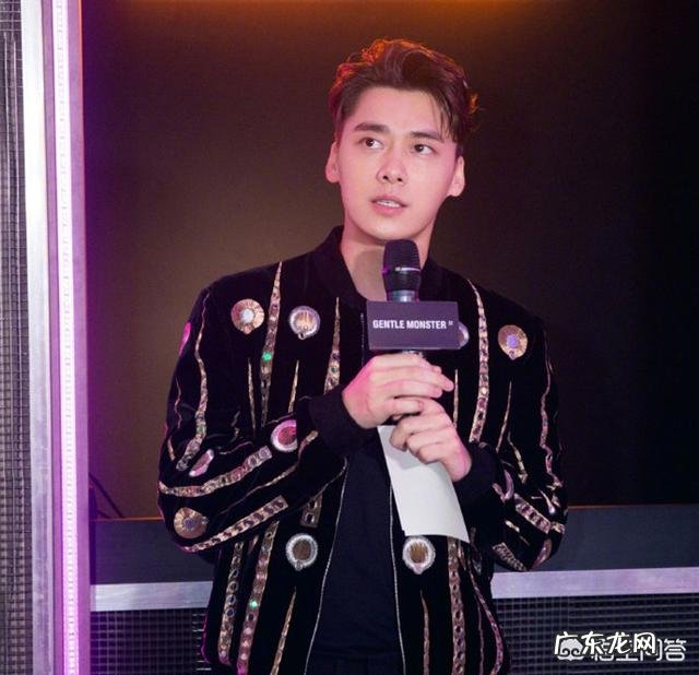 脸型瘦、长发量较多的男生适合留短发还是长发?有什么好的建议和推荐吗?