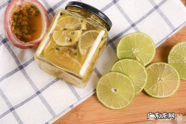 蜂蜜的功效与作用是什么?喝蜂蜜对胃有好处吗?