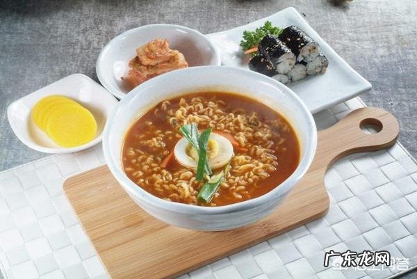 俄罗斯为什么卖石油只能用美元结算?难道自己卖东西还没有自主权?