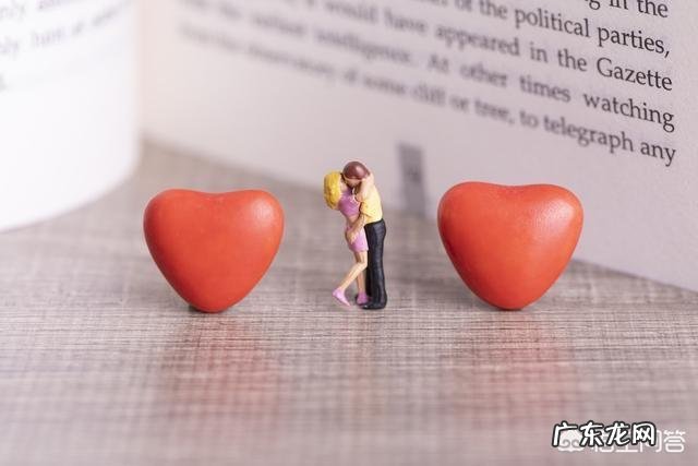 幼儿园大班小朋友,天天要和男孩玩,和男孩结婚,家长如何引导?