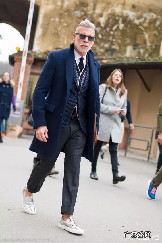 该如何搭配好一身男士西装？