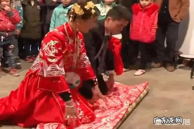 农村以前40岁当爷爷,如今年轻人结婚越来越晚,是世道变了吗?