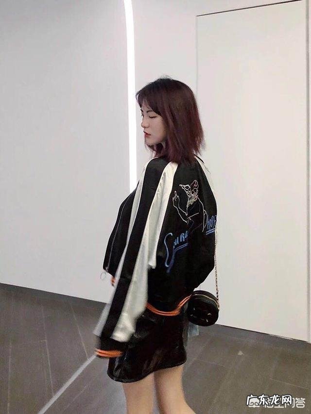 棒球服怎么搭配比较好看？