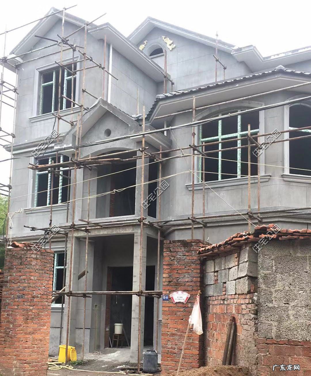 邻居房子比我家高风水 前邻居房子高好吗