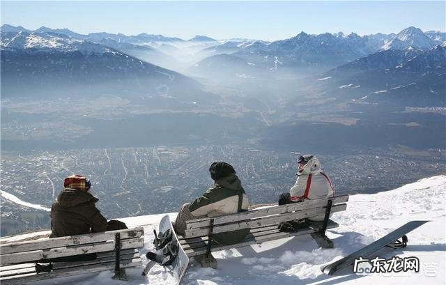 如何帮助一个为情所困的女生走出一段难以释怀的感情?