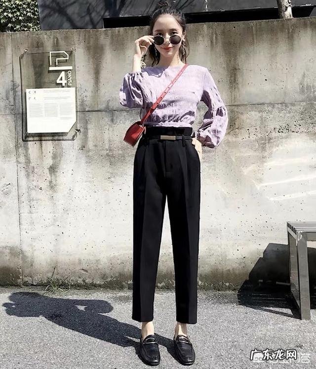 秋装的纸袋裤怎样搭配更显时尚气质?