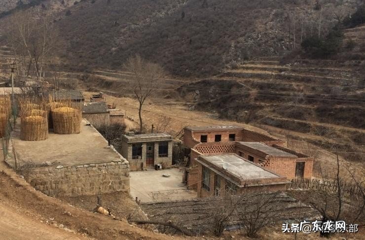 房屋朝山的风水 背靠山面朝水的房子风水