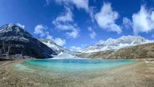 川西莲花湖风景区 甘孜州莲花湖在哪里