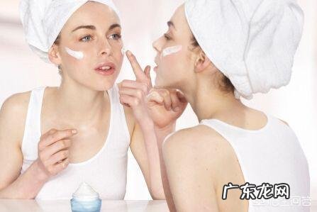 洗脸之后应该先拍水还是先乳液?