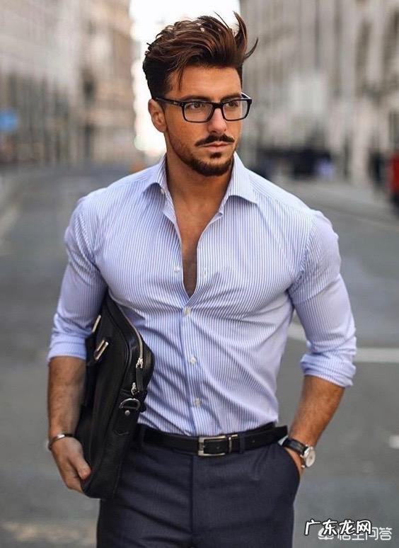 男士应该如何选购适合自己的衬衫?
