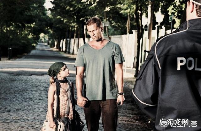 你觉得《红酒烩鸡》这部电影好看吗?