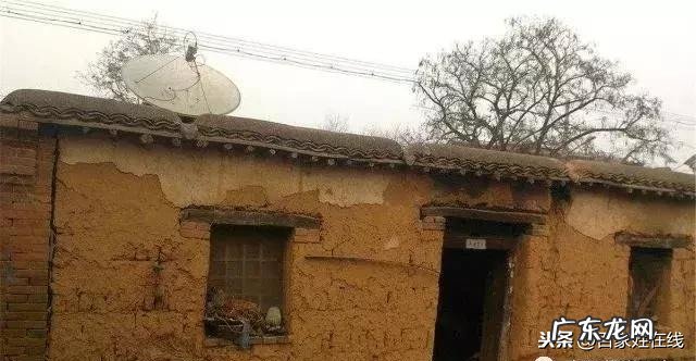 “门前坟,屋后水,家败人亡子不归”有何含义?屋后有水不好吗? 房子后面有条河,风水上什么讲?