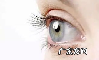 右眼上眼皮跳是怎么回事 右眼皮跳是怎么回事儿
