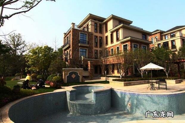 带游泳池的房子 房子望泳池风水好吗