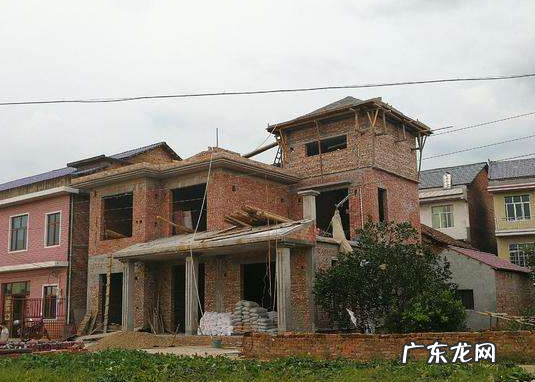 农村自建房切记不要这样盖，做错一条，入住对财运都有影响 乡下房子风水无能男