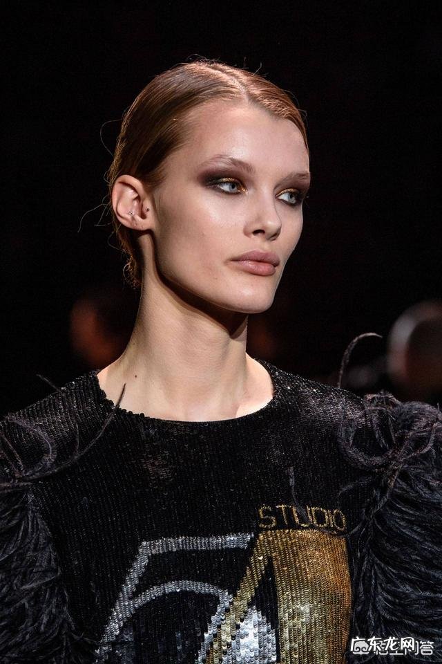 现在流行哪些妆容?