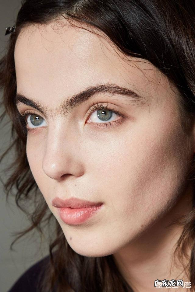 现在流行哪些妆容?