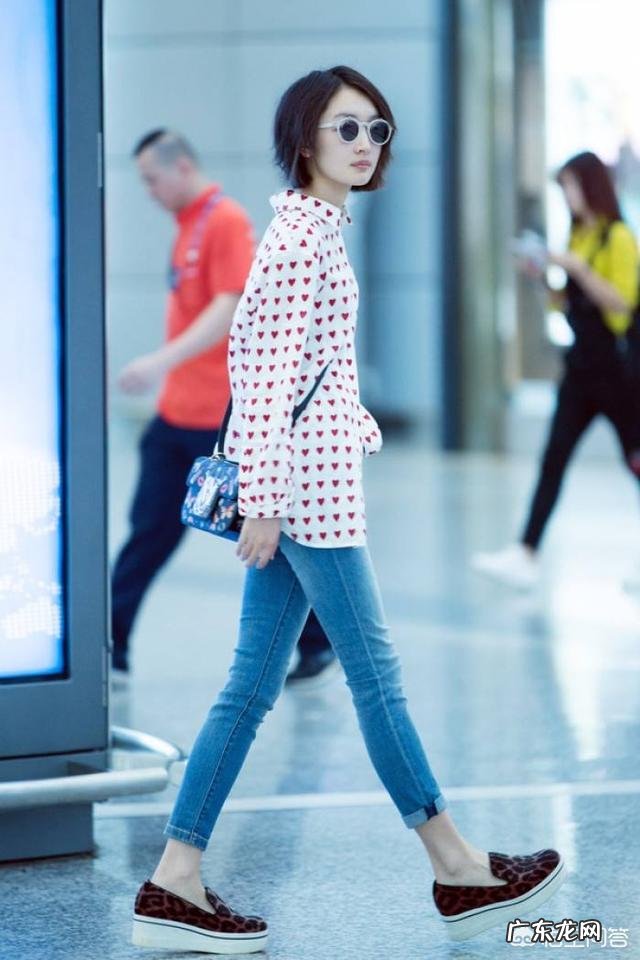 矮个子女生在不穿高跟鞋的情况下,怎样穿衣搭配显高?