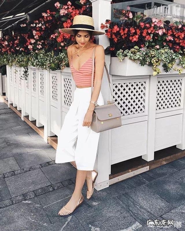 矮个子女生在不穿高跟鞋的情况下,怎样穿衣搭配显高?