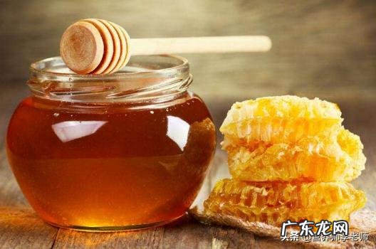 每天饿了就吃一小勺蜂蜜,不吃饭菜能减肥吗?