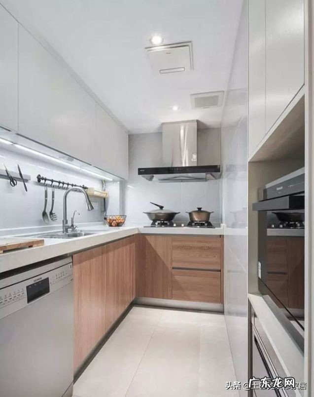 买到这种暗厨房，房子都不想要了！幸好设计师教我4招，巧妙解决 厨房比较暗风水怎么样