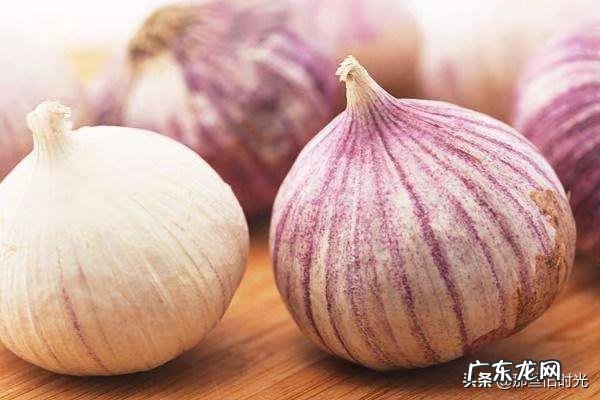 农村老人常说的四大厉害,“娘娘葱,独头蒜,仰头女,低头汉”指的是哪些?有什么道理?