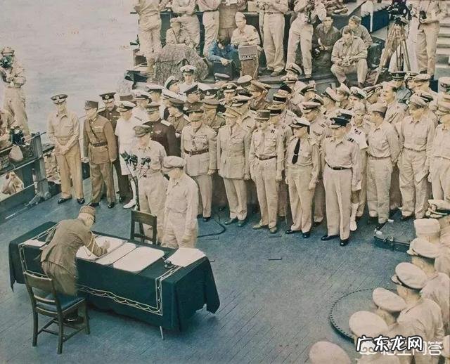 日本投降的时候,在日本出现了怎样的场景?