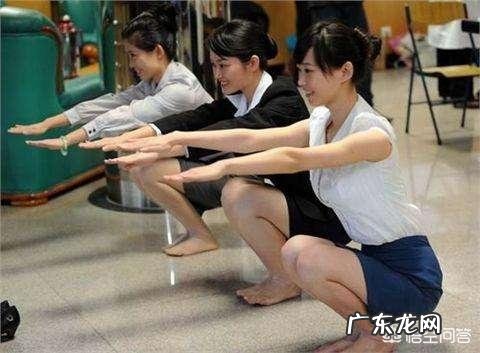 一天做一百个下蹲,一个月后会怎么样?