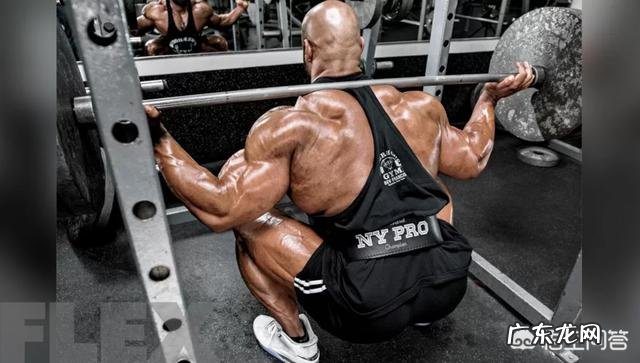 一天做一百个下蹲,一个月后会怎么样?