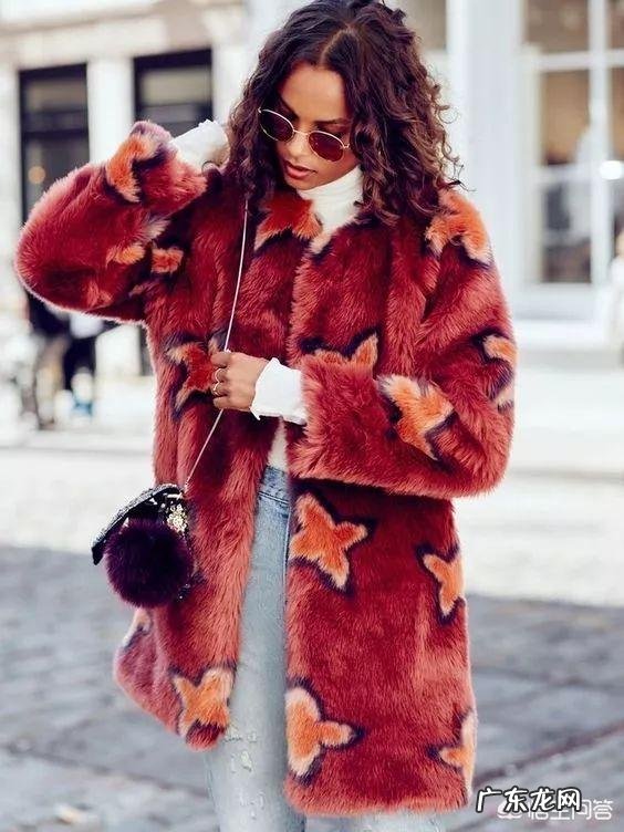 冬季穿皮草怎么搭配不俗气?